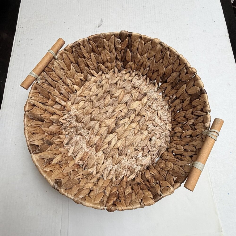 Home Living Decorative Round Woven Basket Wood Handles Desired Farmhouse Cottage